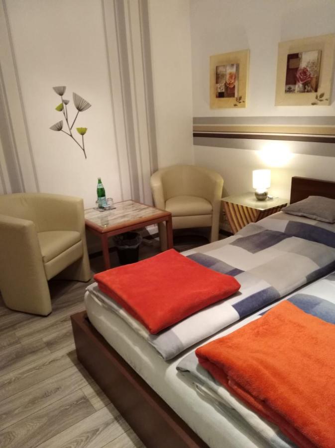 Hotel Garni "Adria" Windhagen Buitenkant foto