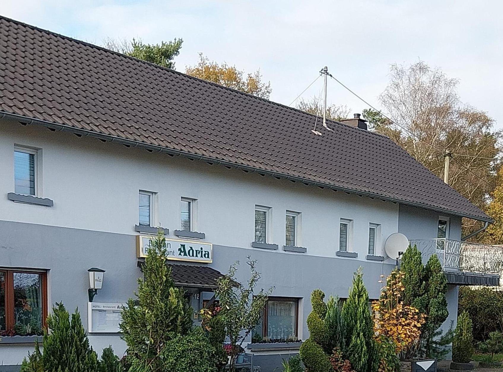 Hotel Garni "Adria" Windhagen Buitenkant foto