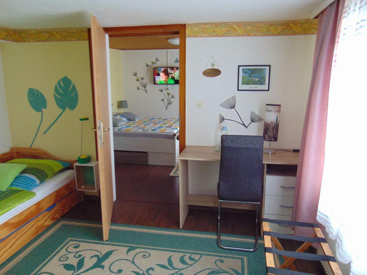 Hotel Garni "Adria" Windhagen Buitenkant foto