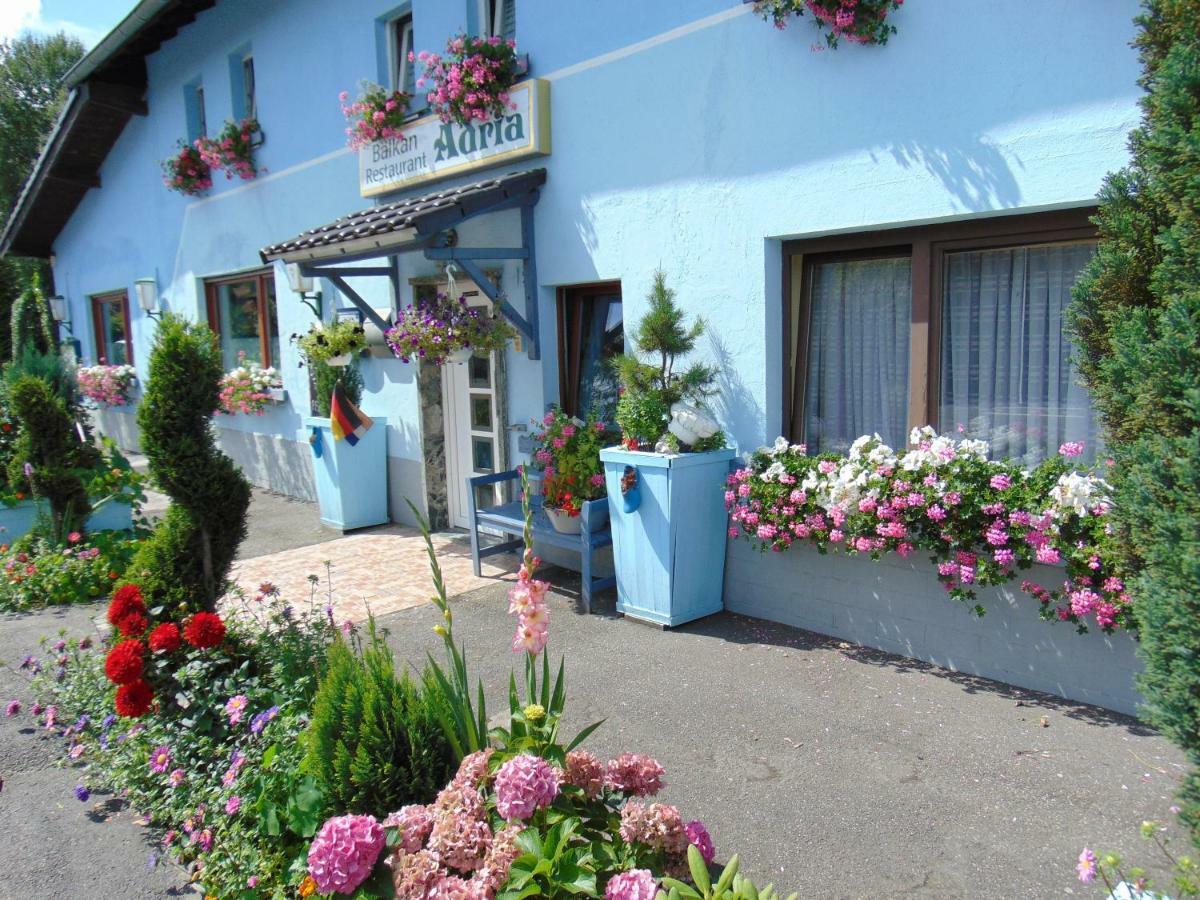 Hotel Garni "Adria" Windhagen Buitenkant foto