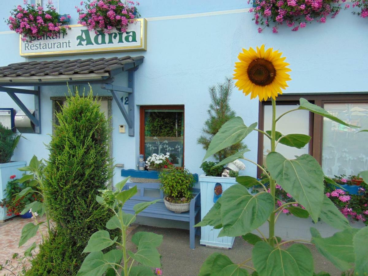 Hotel Garni "Adria" Windhagen Buitenkant foto